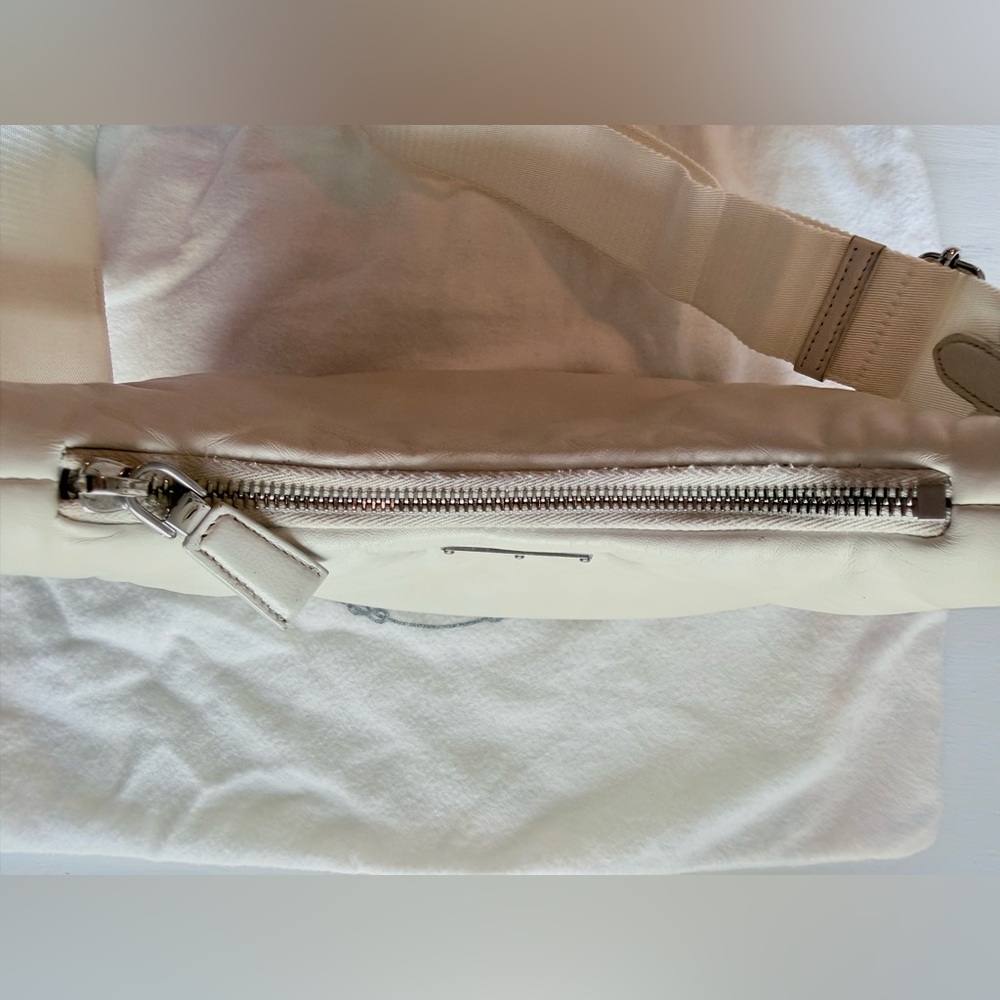 💯 Authentic Prada Re-Edition 2005 Crossbody Bag - White (with dust bag) - Picture 13 of 16